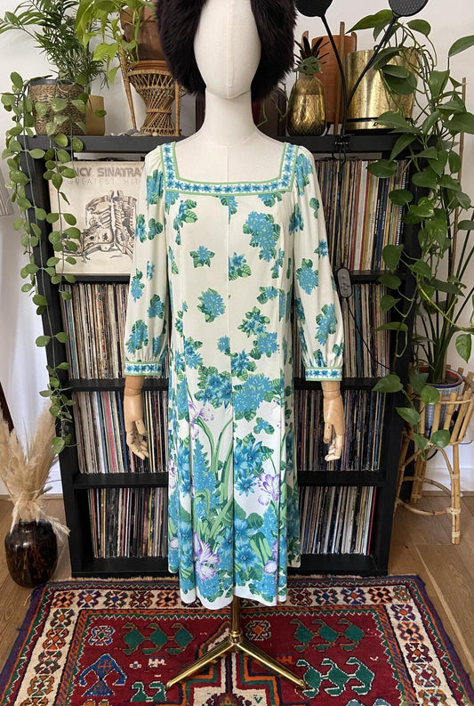 Vintage 1970s Green Floral Square Neck Dress