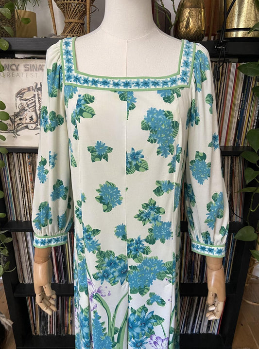 Vintage 1970s Green Floral Square Neck Dress