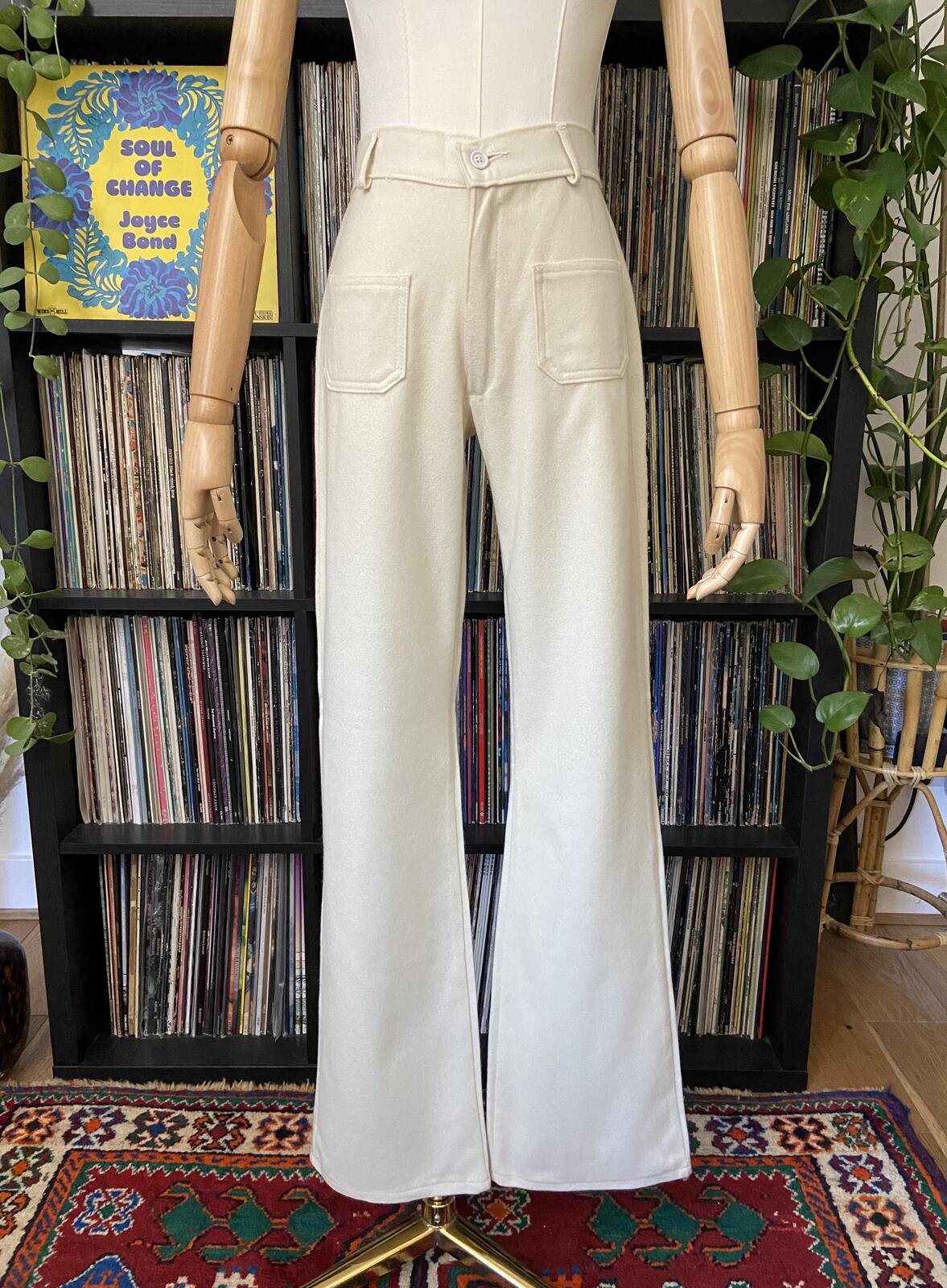 Vintage 1970s Cream Felt Patch Pocket Flares W28