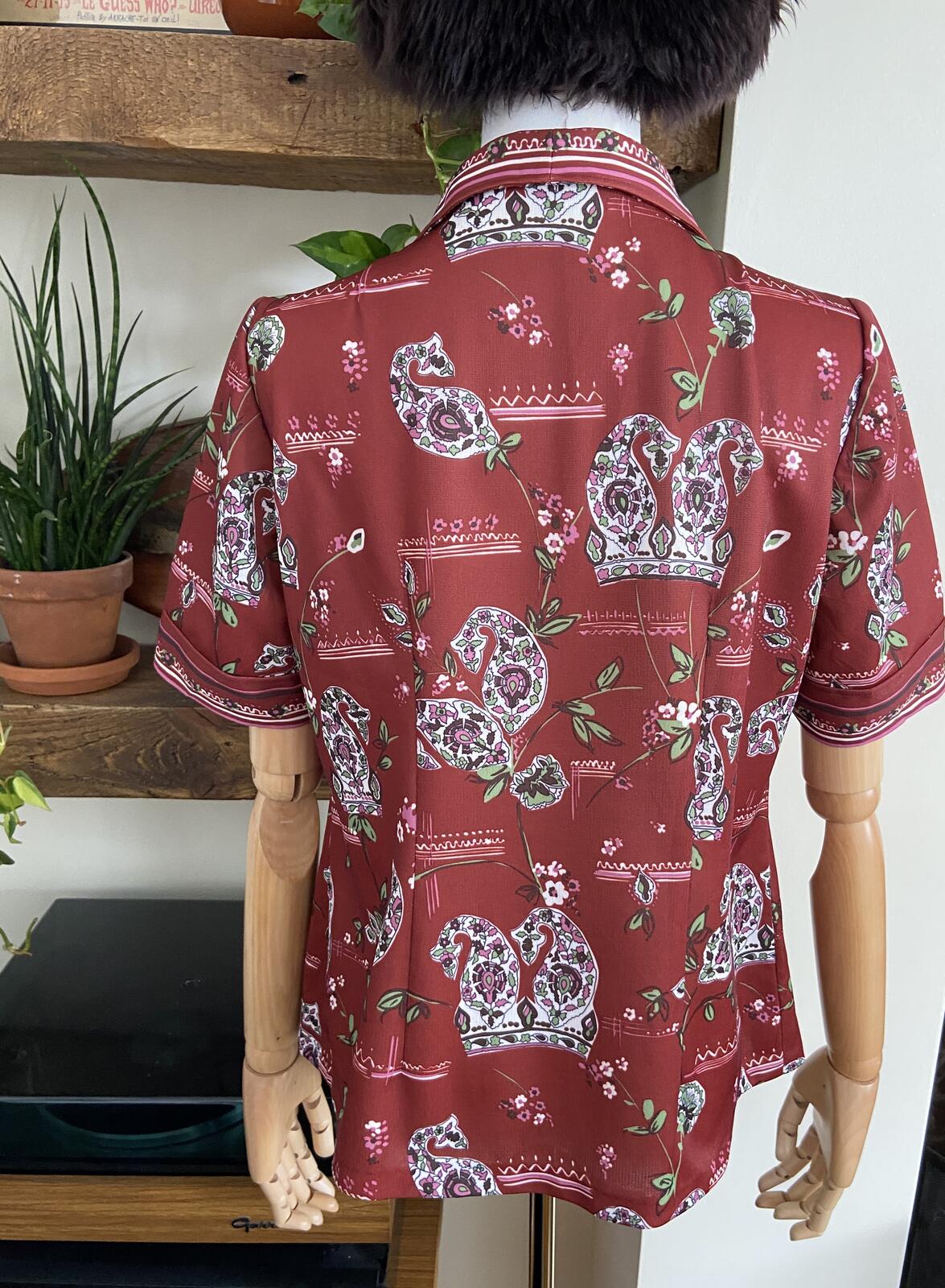 Vintage 1970s Burgundy Paisley Short Sleeved Shirt