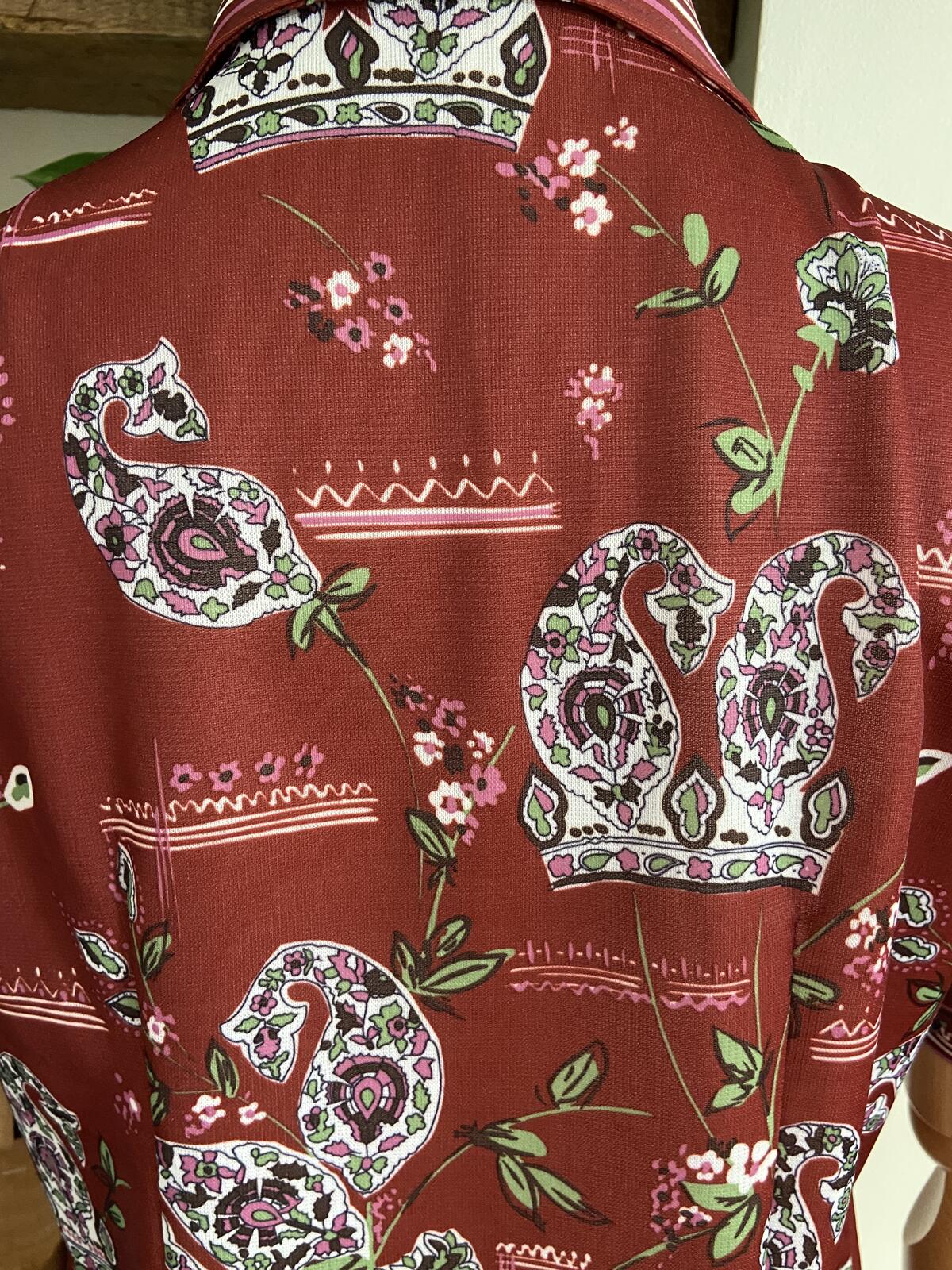 Vintage 1970s Burgundy Paisley Short Sleeved Shirt