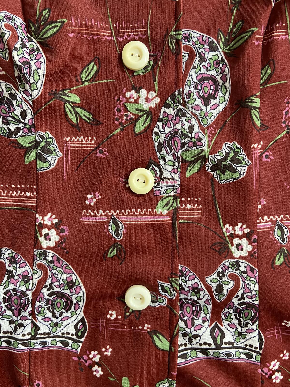 Vintage 1970s Burgundy Paisley Short Sleeved Shirt