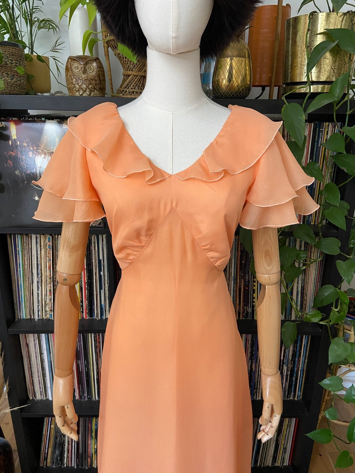 Vintage 1970s Peach V-Neck Maxi Dress