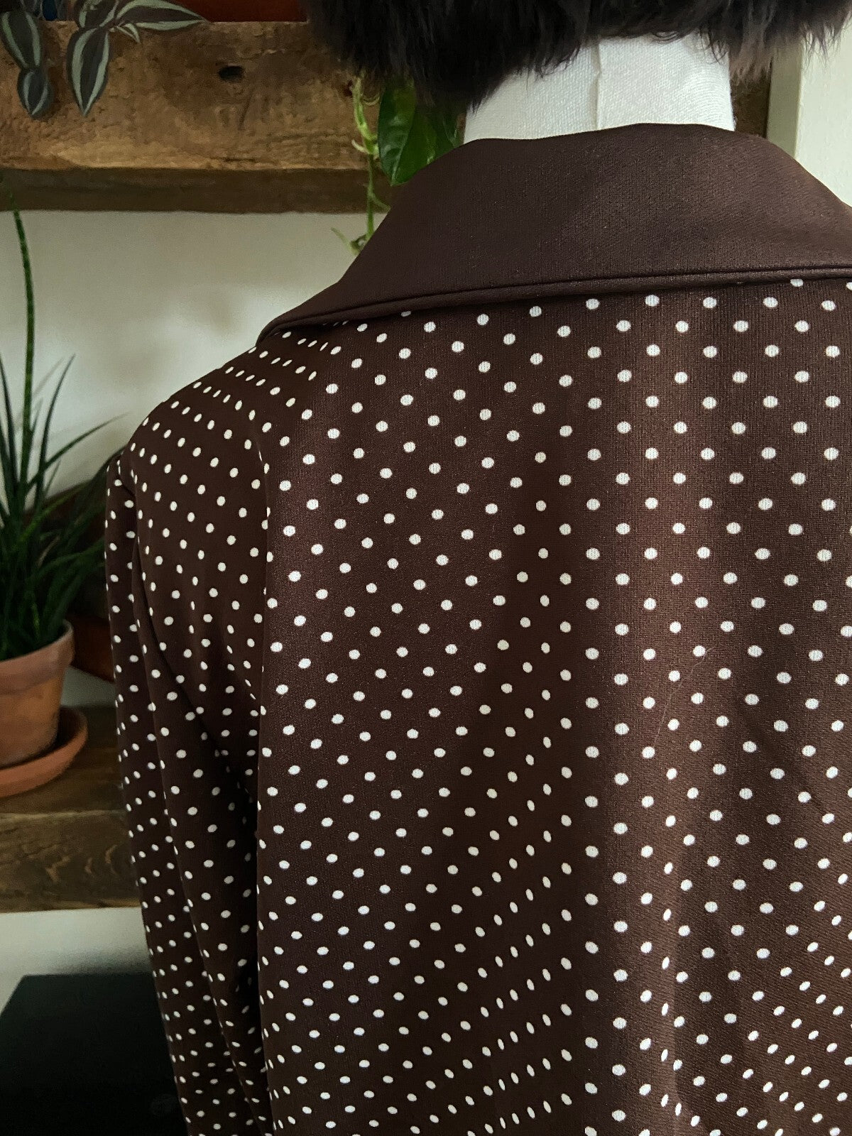 Vintage 1970s Brown Beagle Collar Top