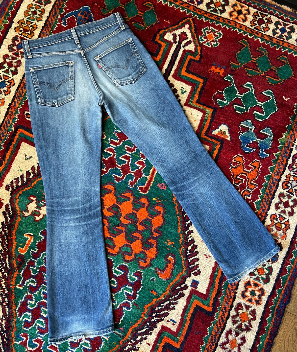 Vintage 90s Levis Flared Jeans W30