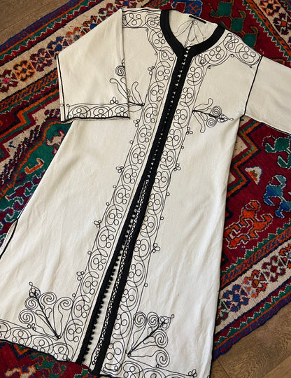 Vintage 1970s Cream & Black Button Down Kaftan