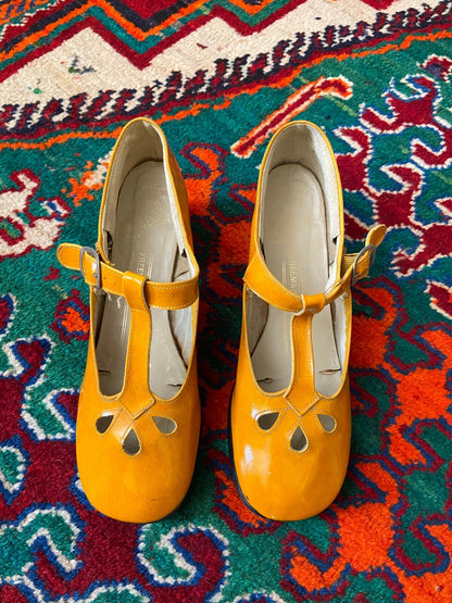 Vintage 1960s Orange Patent Mary Janes UK 5