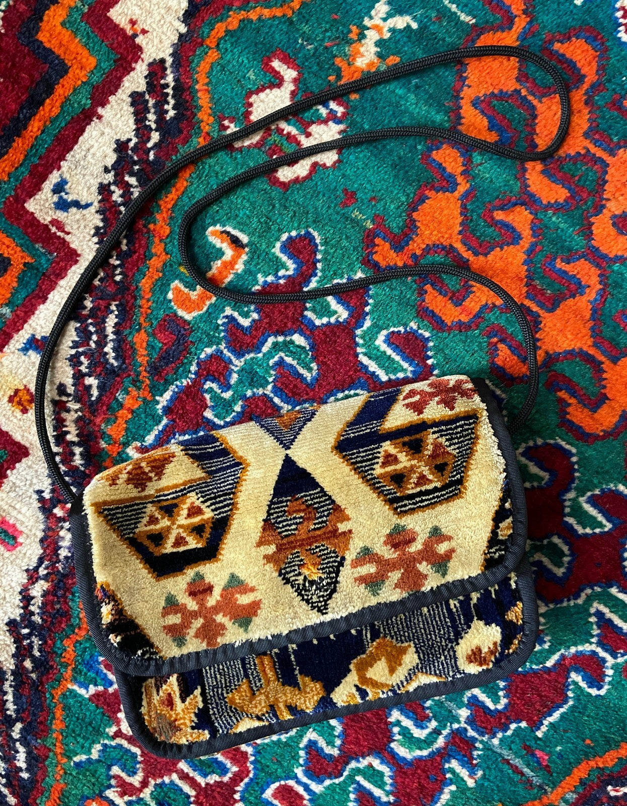 Vintage 1970s Beige Print Crossbody Carpet Bag