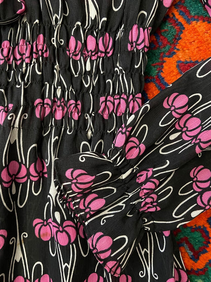 Vintage 1970s Art Nouveau Print Maxi Dress