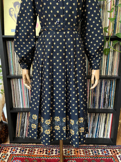 Vintage 1970s Navy Dagger Collar Blouse & Skirt Set