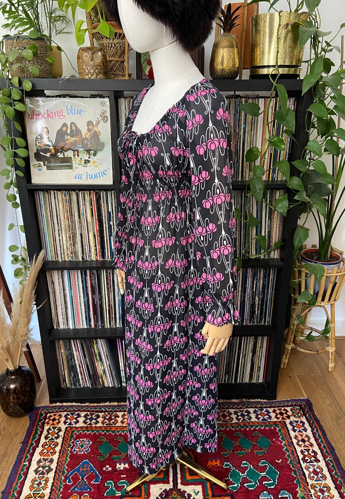 Vintage 1970s Art Nouveau Print Maxi Dress