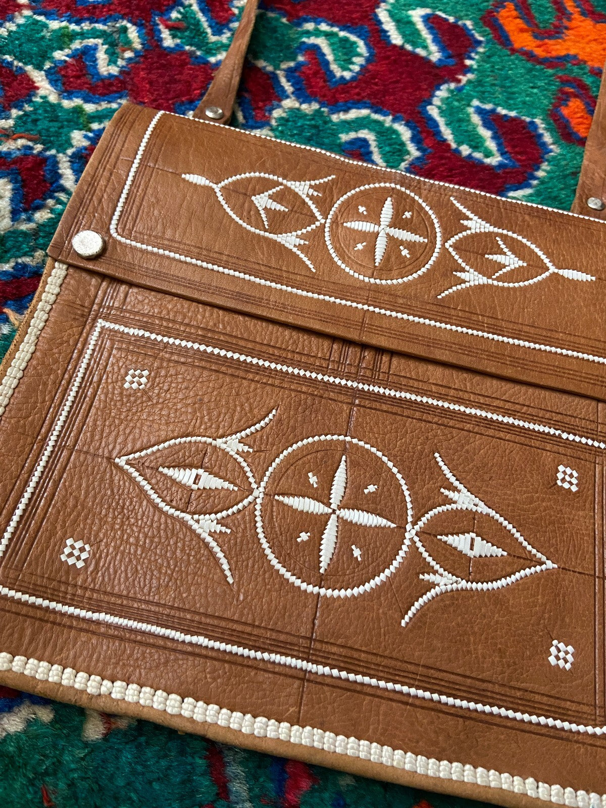 Vintage 1970s Tan & White Embroidered Handbag