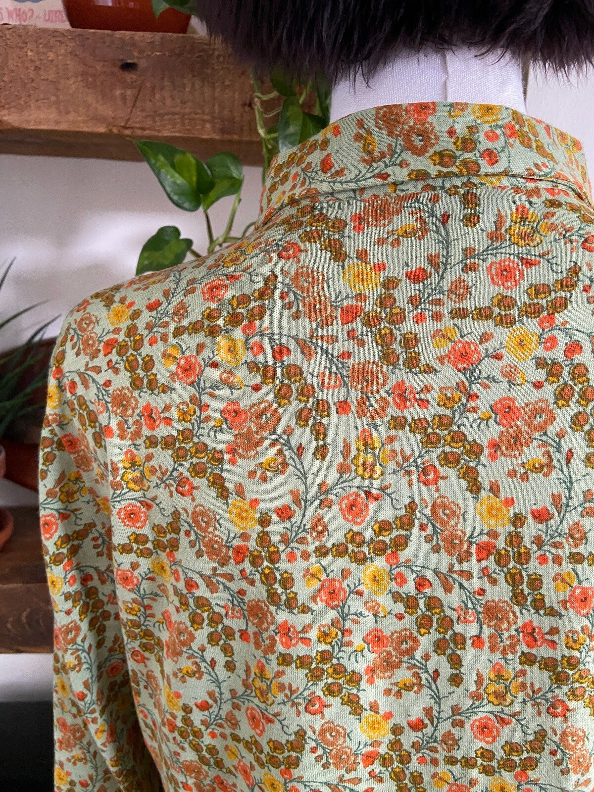 Vintage 1970s Green Floral Dagger Collar Shirt