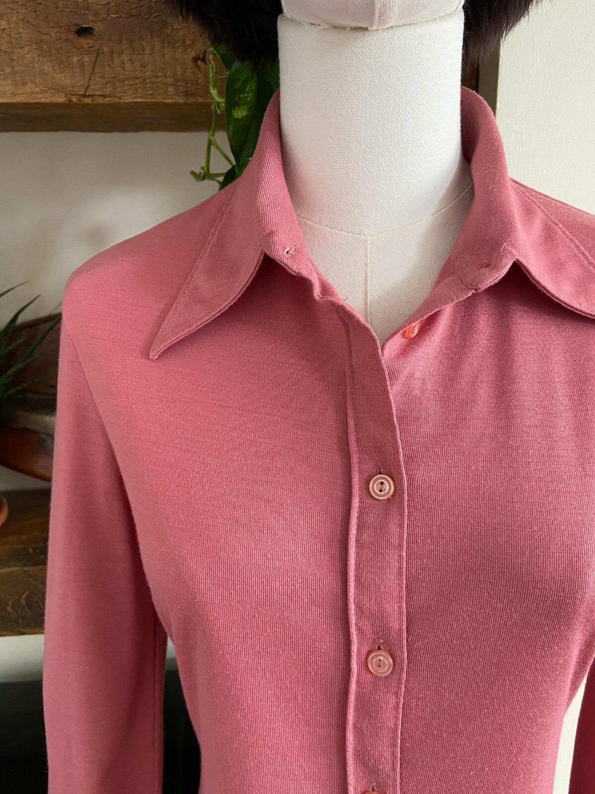 Vintage 1970s Pink Knit Dagger Collar Shirt