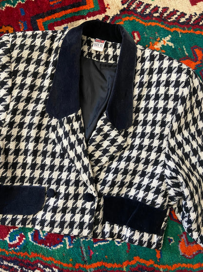 Vintage 1980s B&W Houndstooth Cropped Blazer