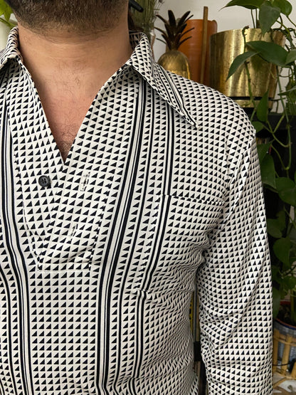 Vintage 1970s Triangle Pattern Dagger Collar Jersey Top