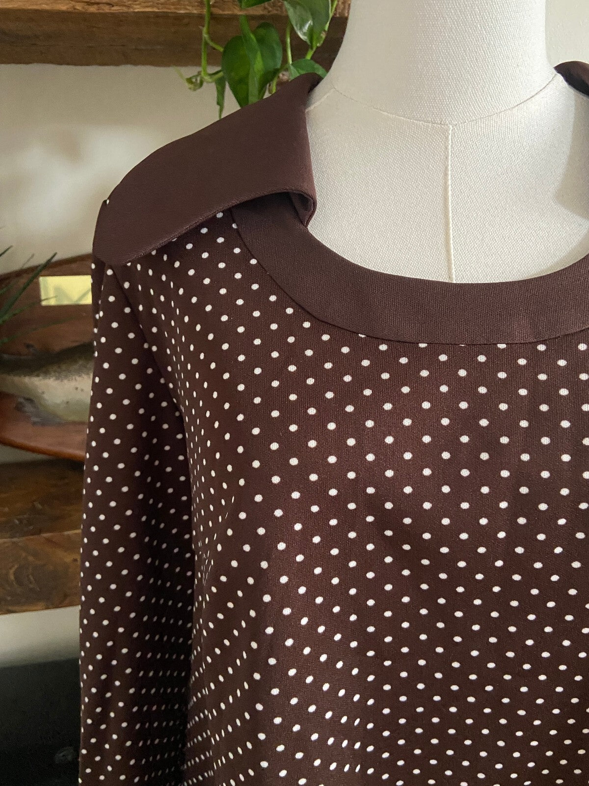 Vintage 1970s Brown Beagle Collar Top