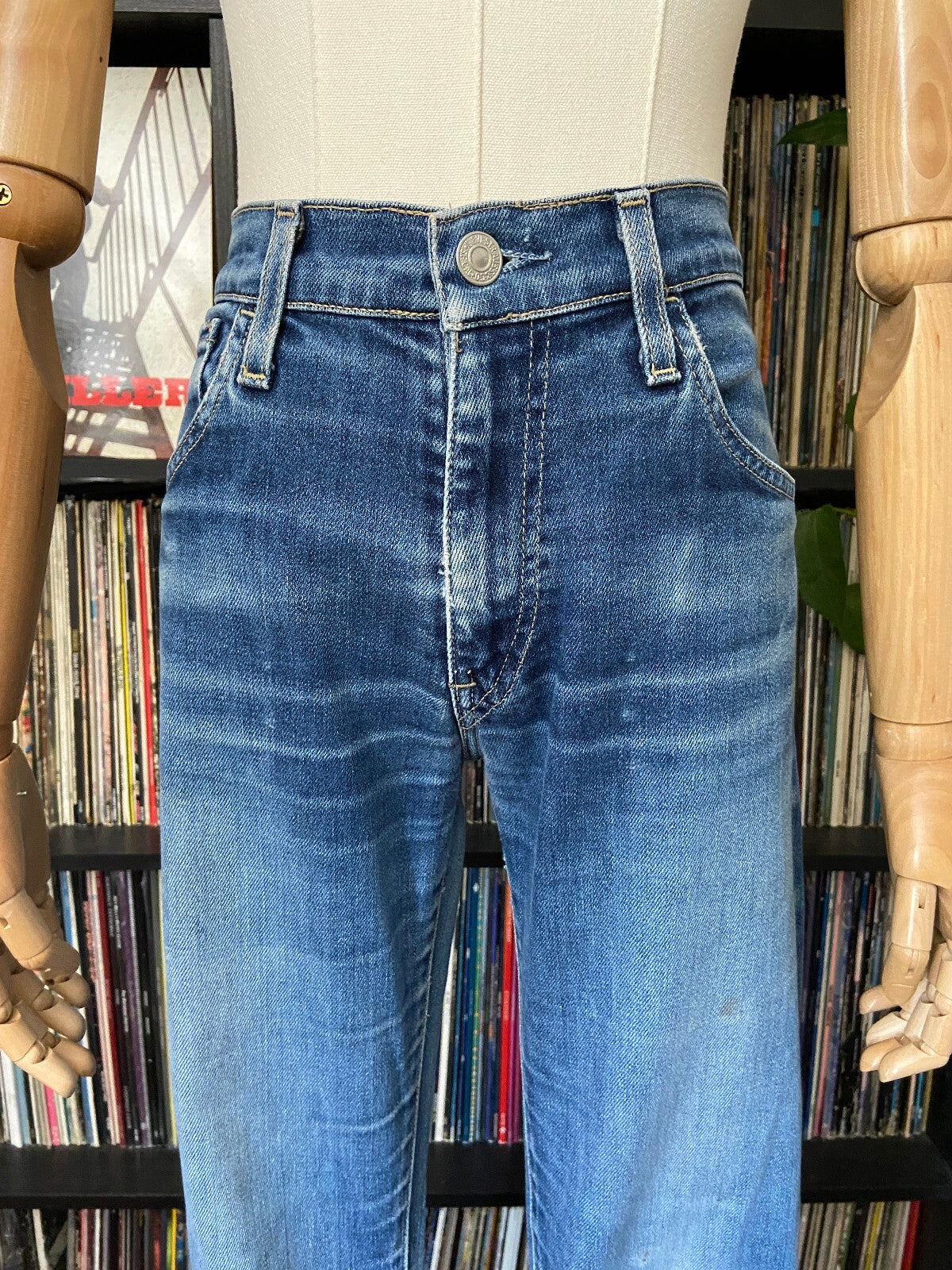Vintage 90s Levis Flared Jeans W30