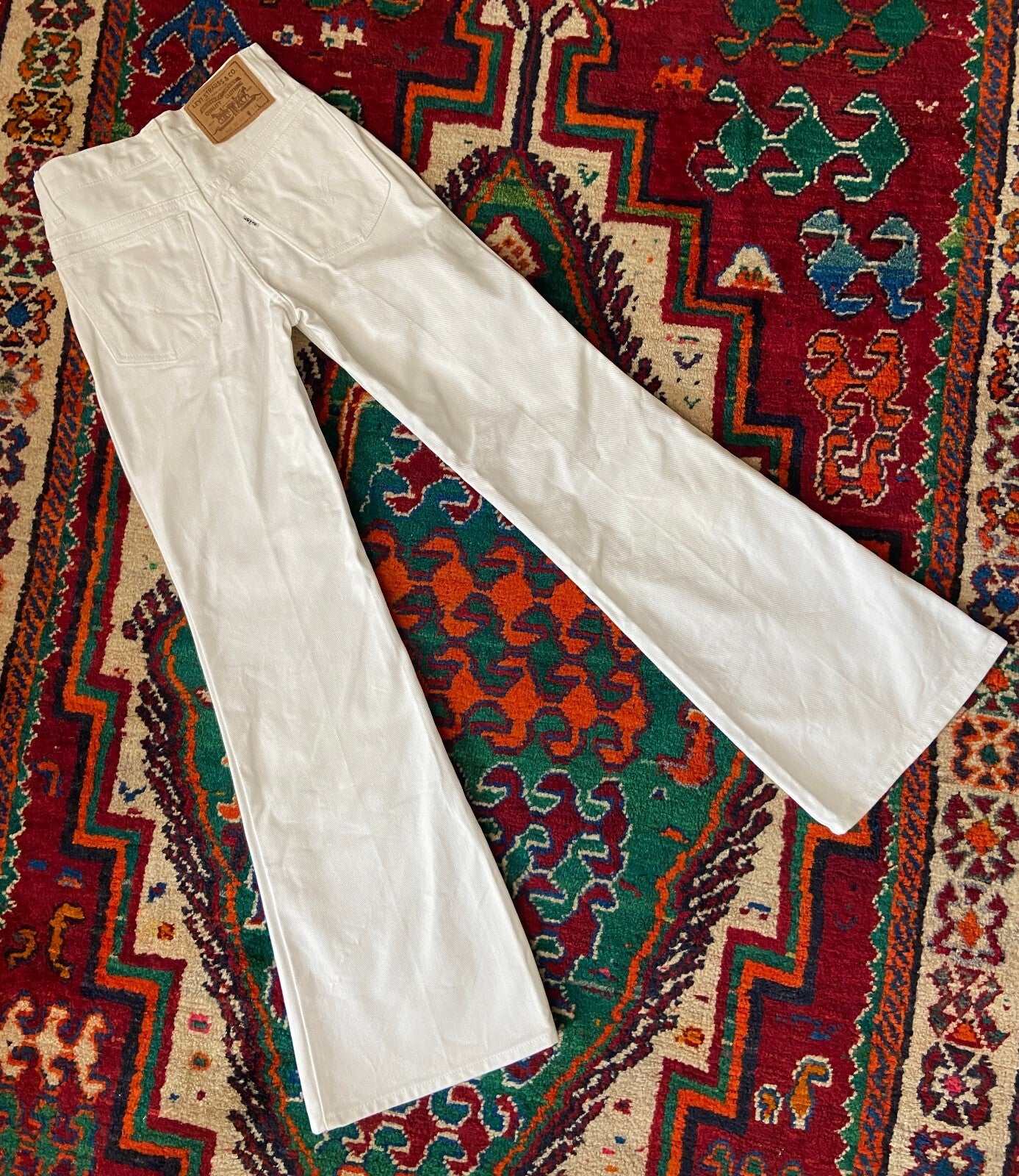 Vintage 1970s Deadstock Levis White Bellbottom Jeans W25