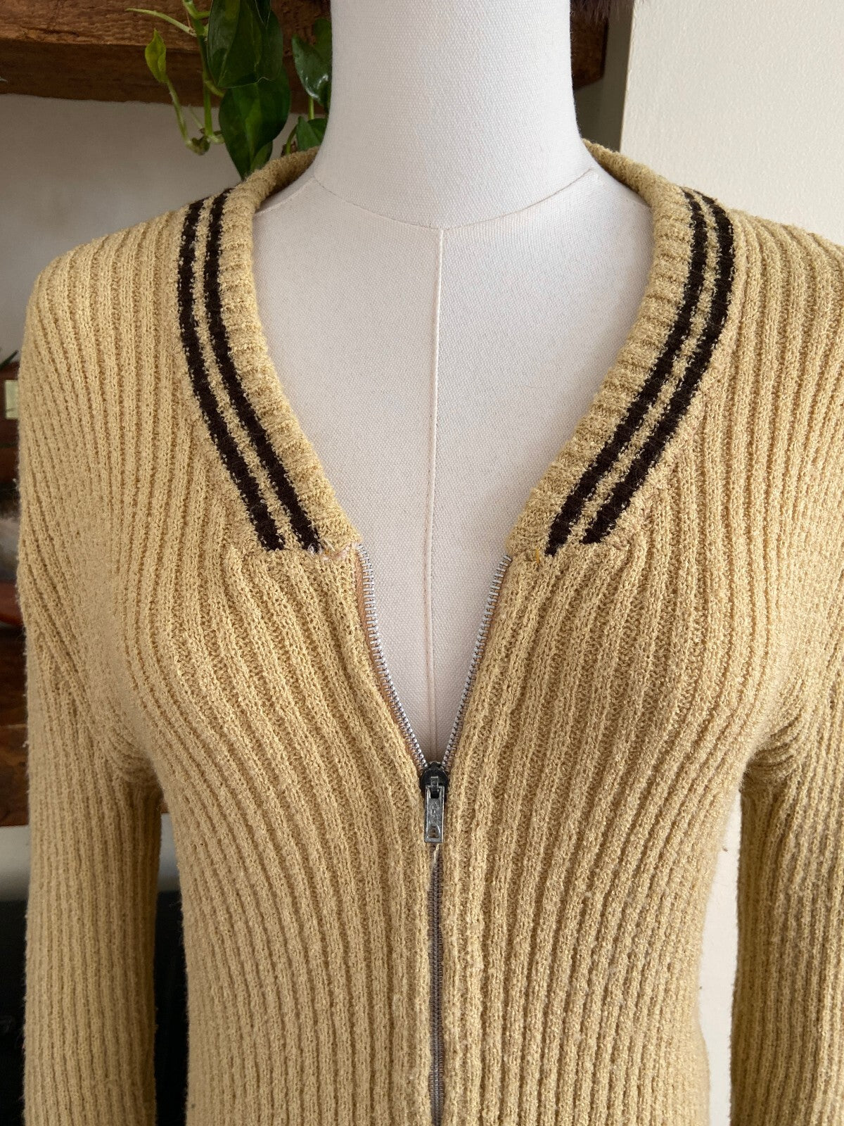 Vintage 1970s Beige Ribbed Cardigan