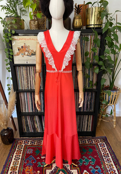 Vintage 1970s Lace Trim Night Dress