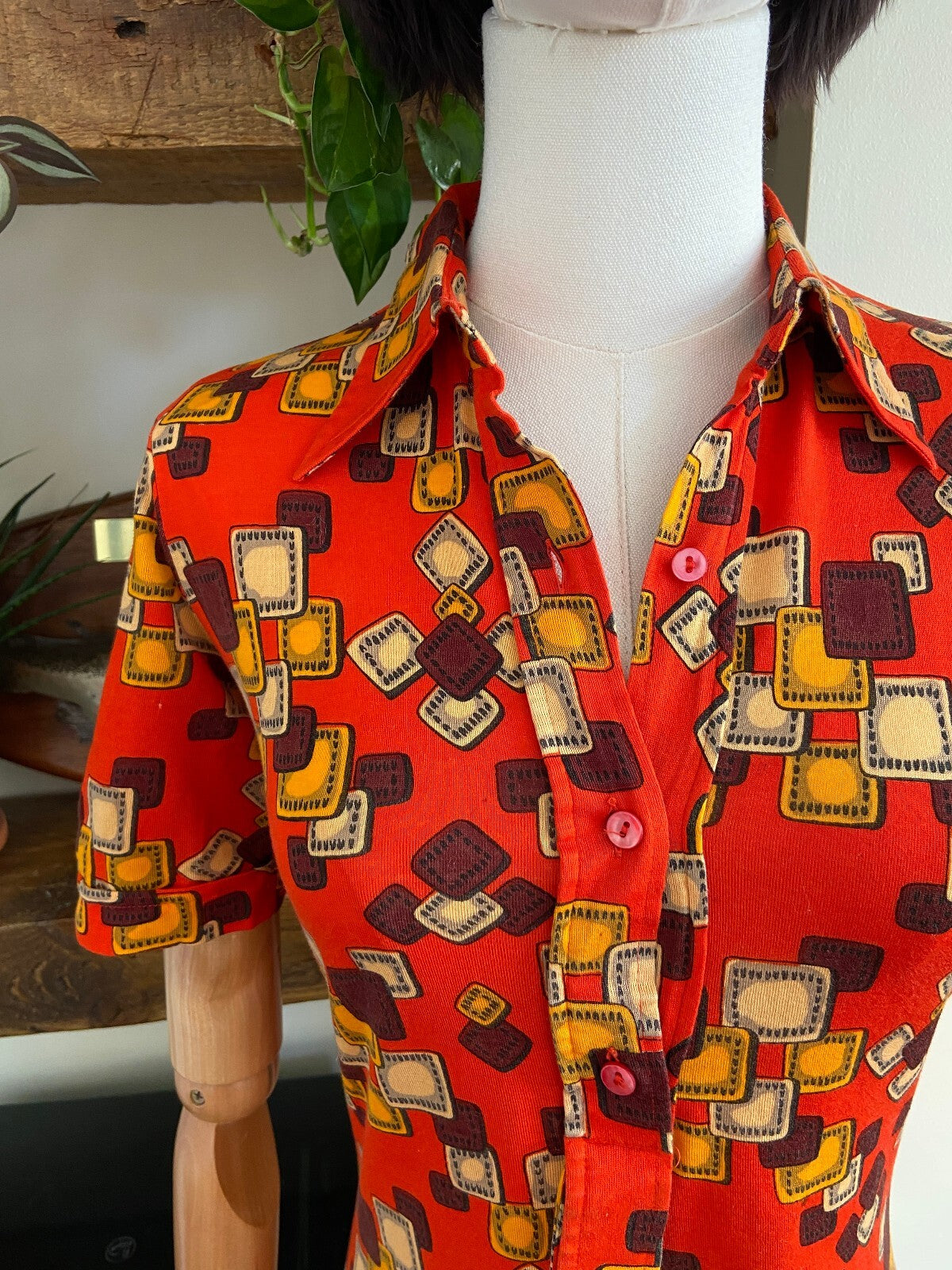 Vintage 1970s Red Geometric Dagger Collar Shirt
