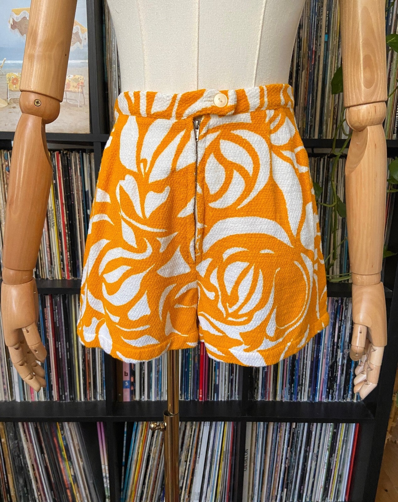 Vintage 1970s Patterned High Waisted Shorts W26
