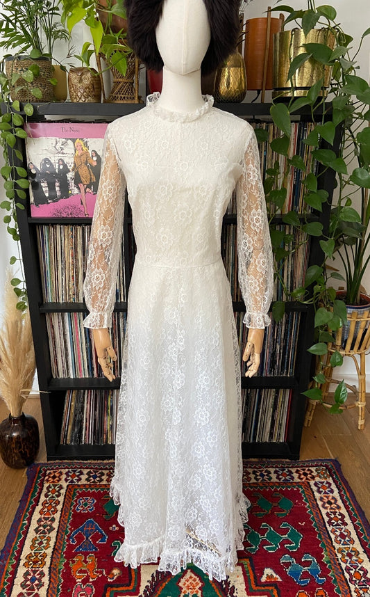 Vintage 1970s White Lace Wedding Dress