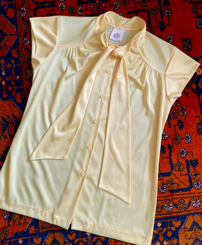 Vintage 1970s Pale Yellow Pussybow Blouse