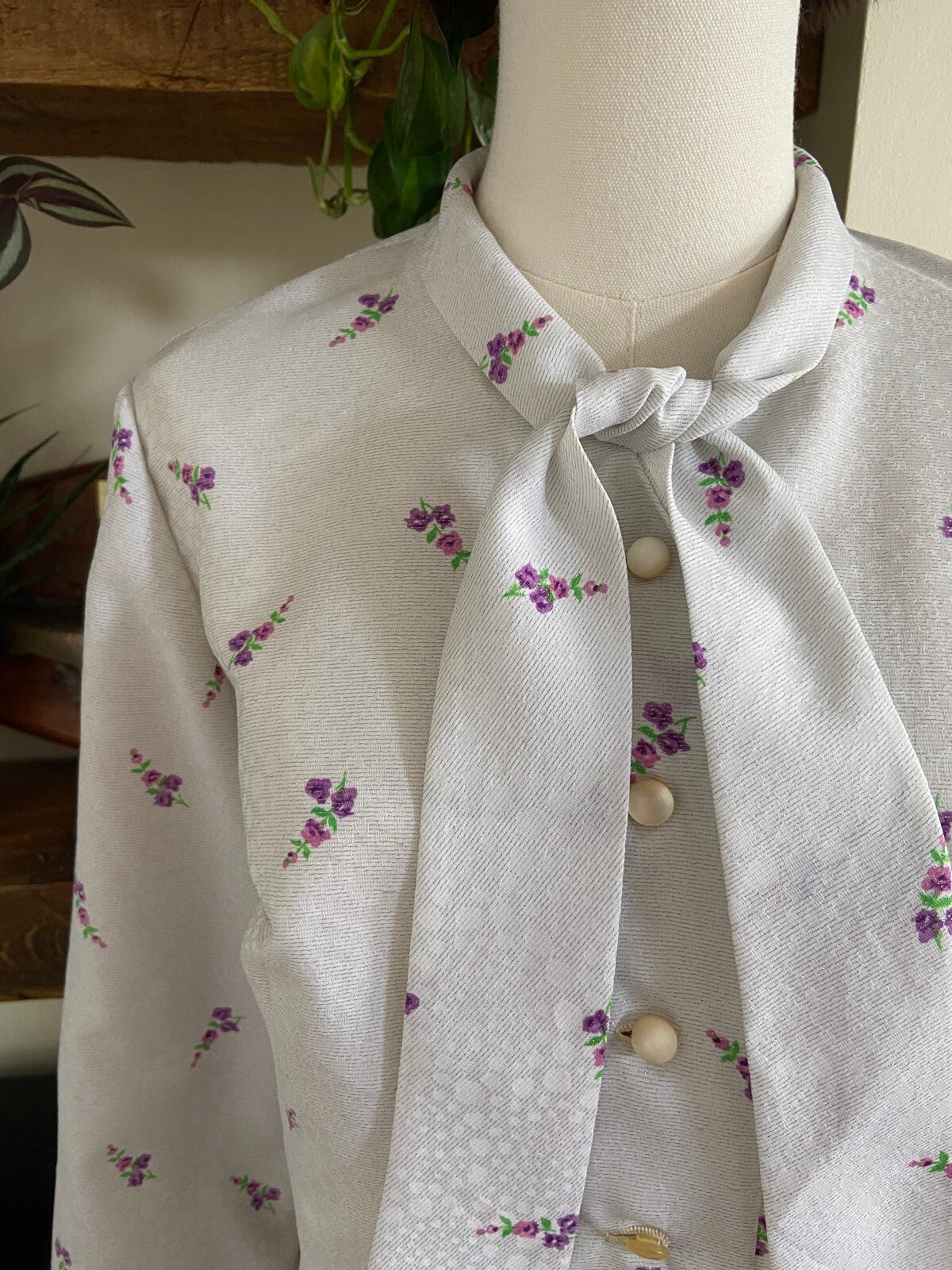 Vintage 1970s White & Silver Pussybow Blouse