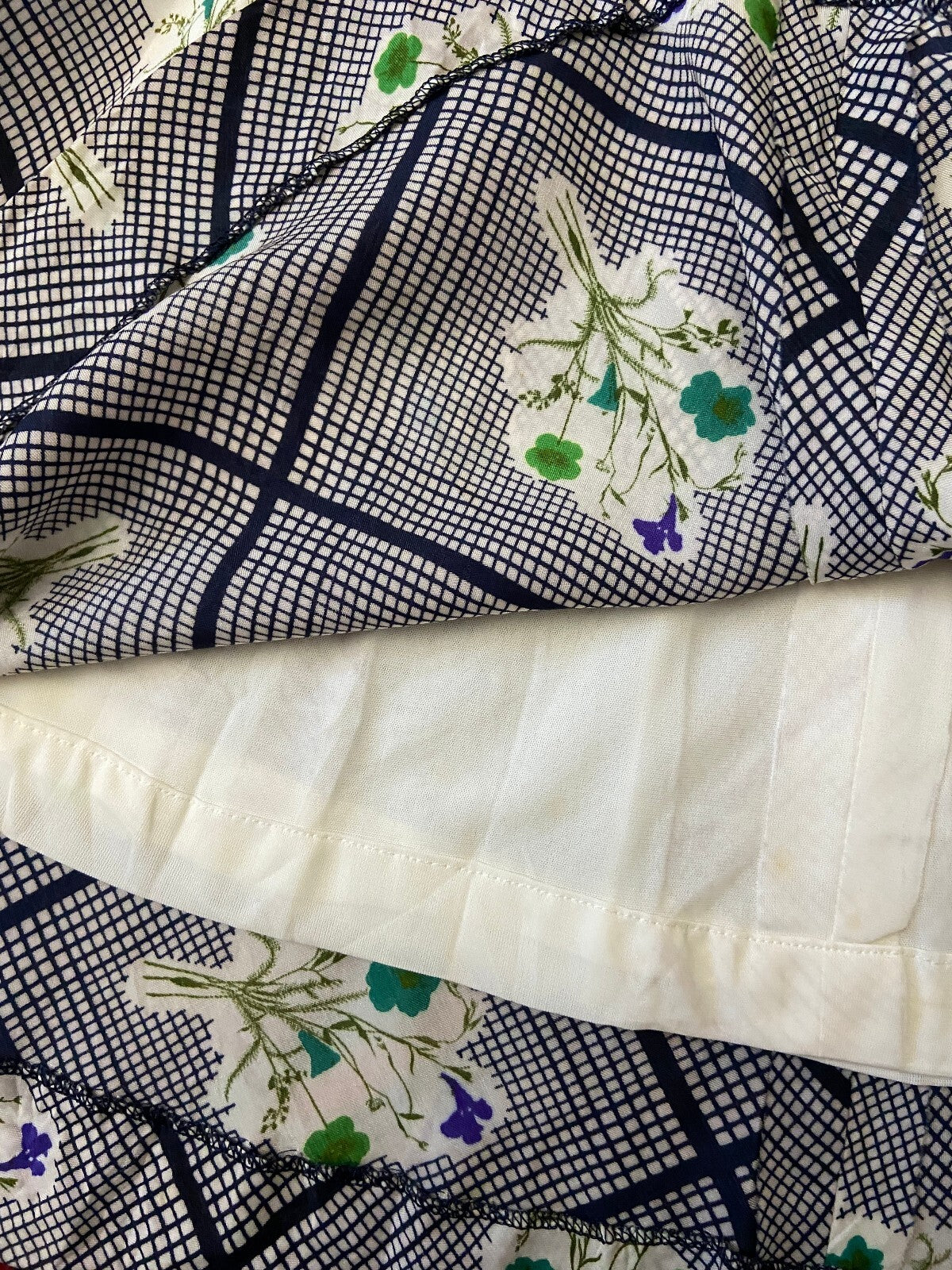 Vintage 1970s Button Up Pussybow Dress