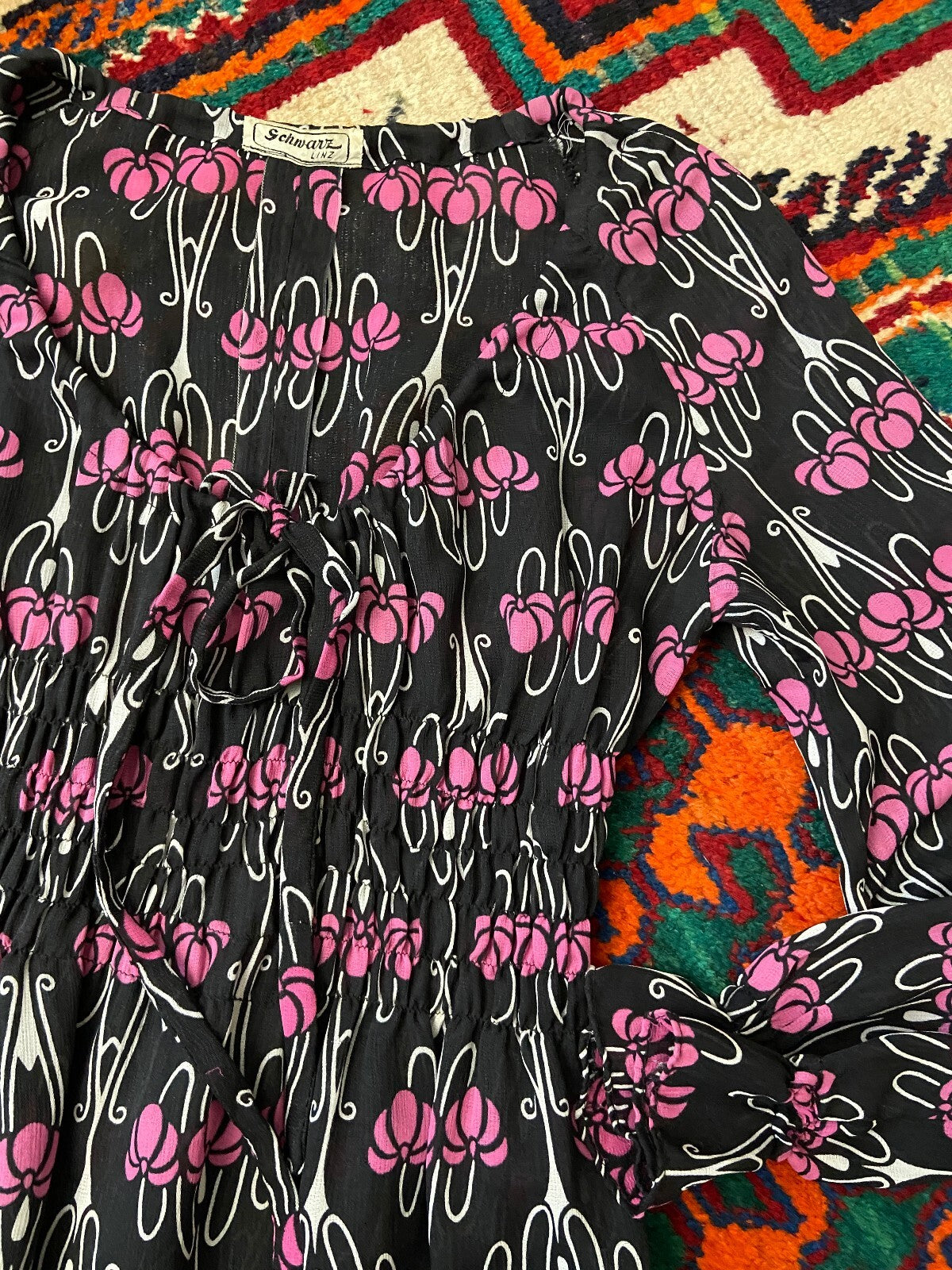 Vintage 1970s Art Nouveau Print Maxi Dress