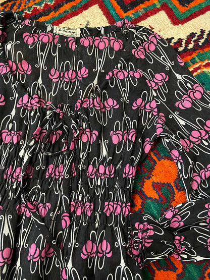 Vintage 1970s Art Nouveau Print Maxi Dress