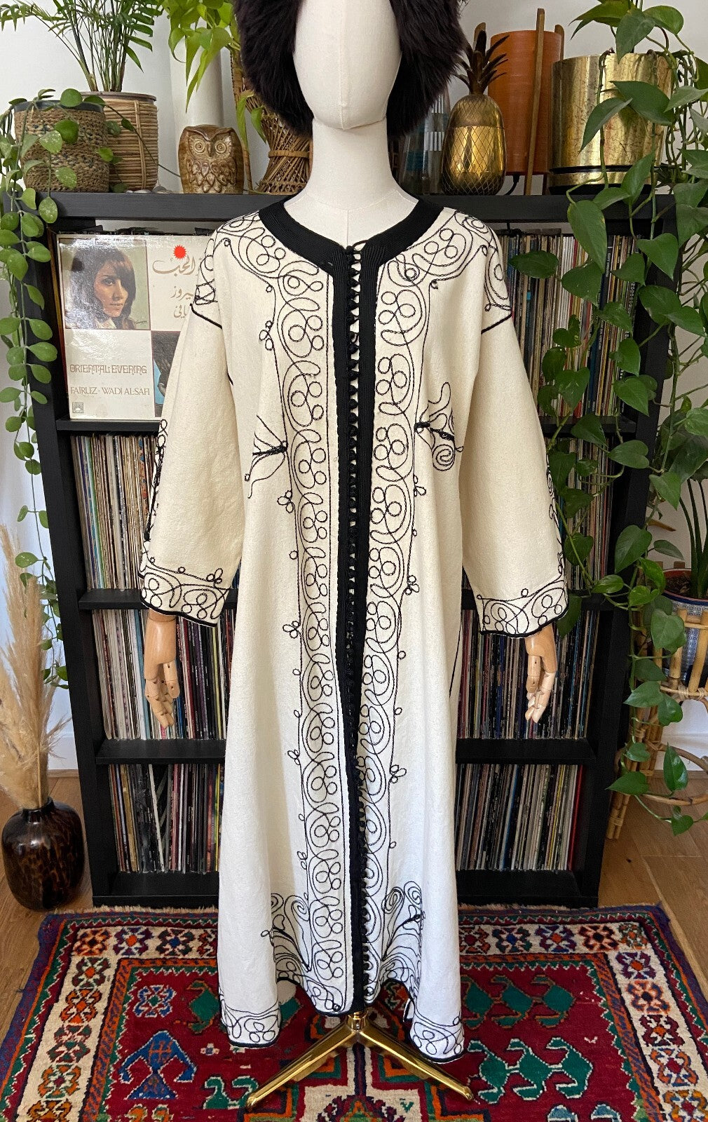 Vintage 1970s Cream & Black Button Down Kaftan