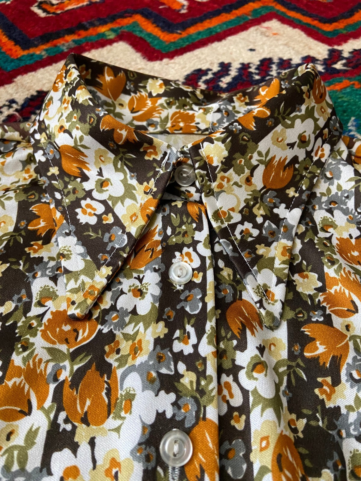 Vintage 1970s Warm Floral Dagger Collar Shirt