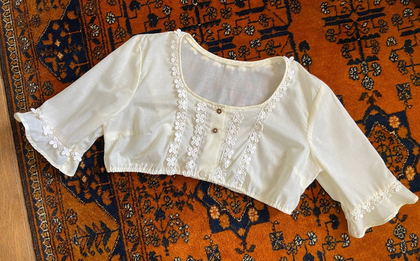 Vintage 1970s Pale Yellow Cropped Blouse