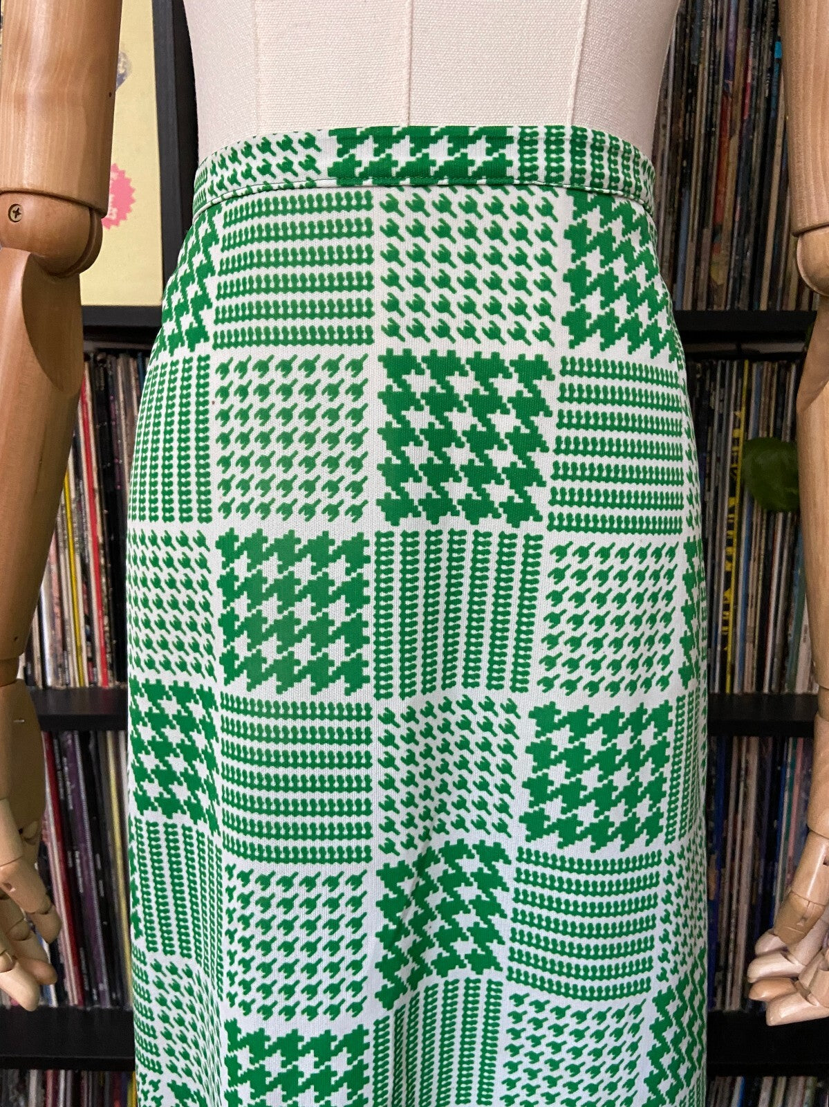 Vintage 1970s Green & White Houndstooth Skirt