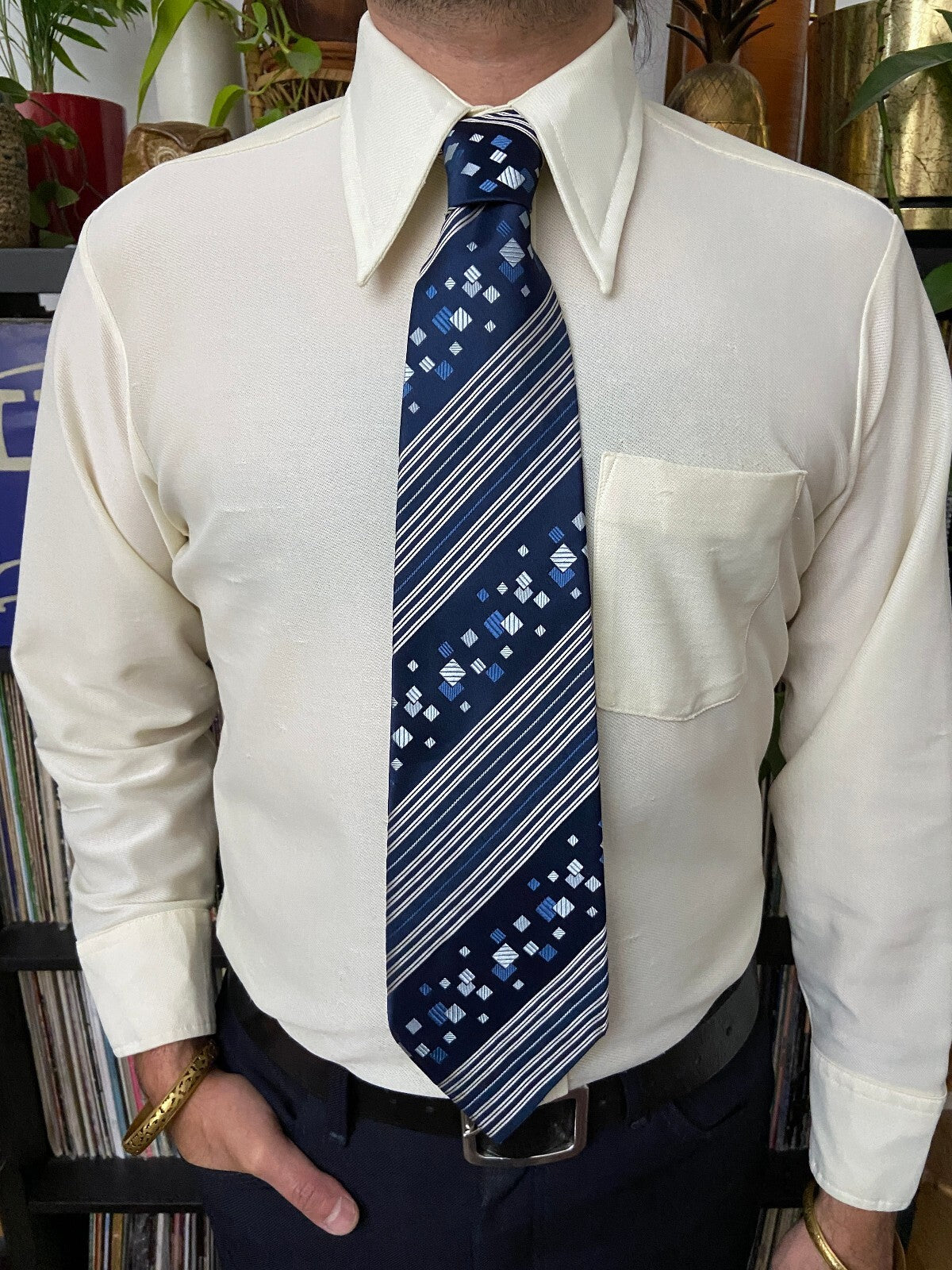 Vintage 1970s Japanese Navy Kipper Tie