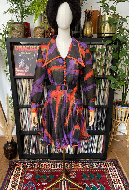 Vintage 1970s Dagger Collar Mini Dress