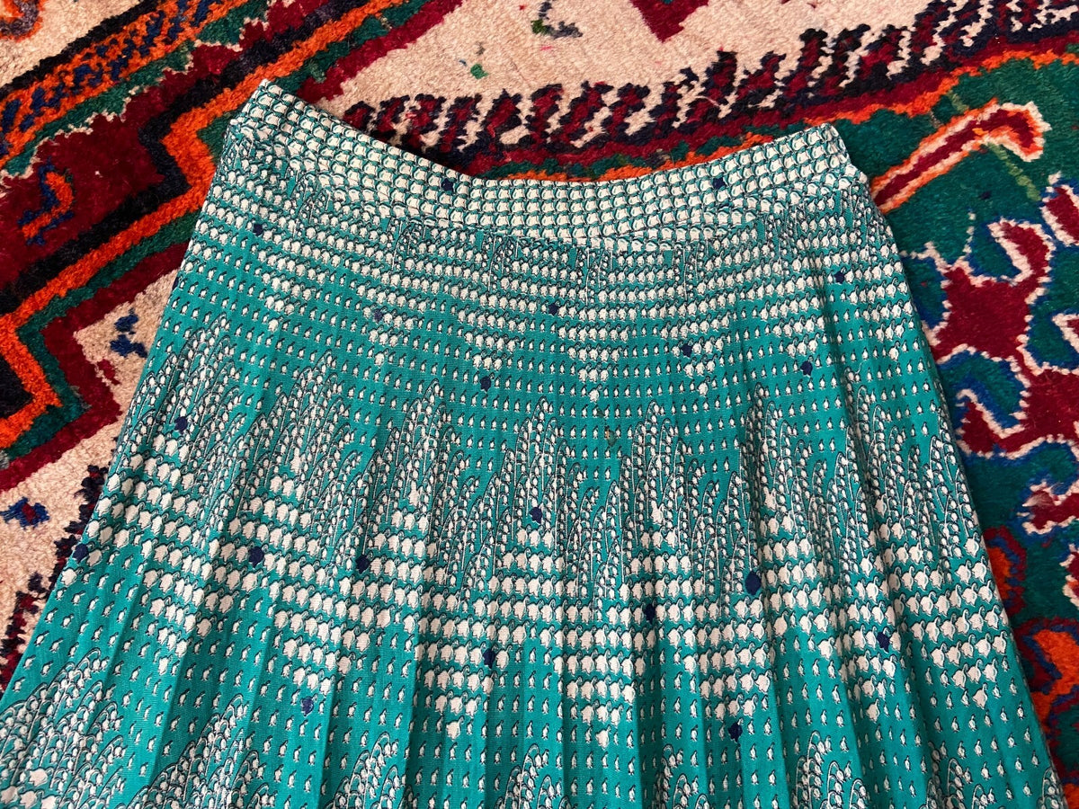 Vintage 1970s Green Tulip Print Pleated Skirt
