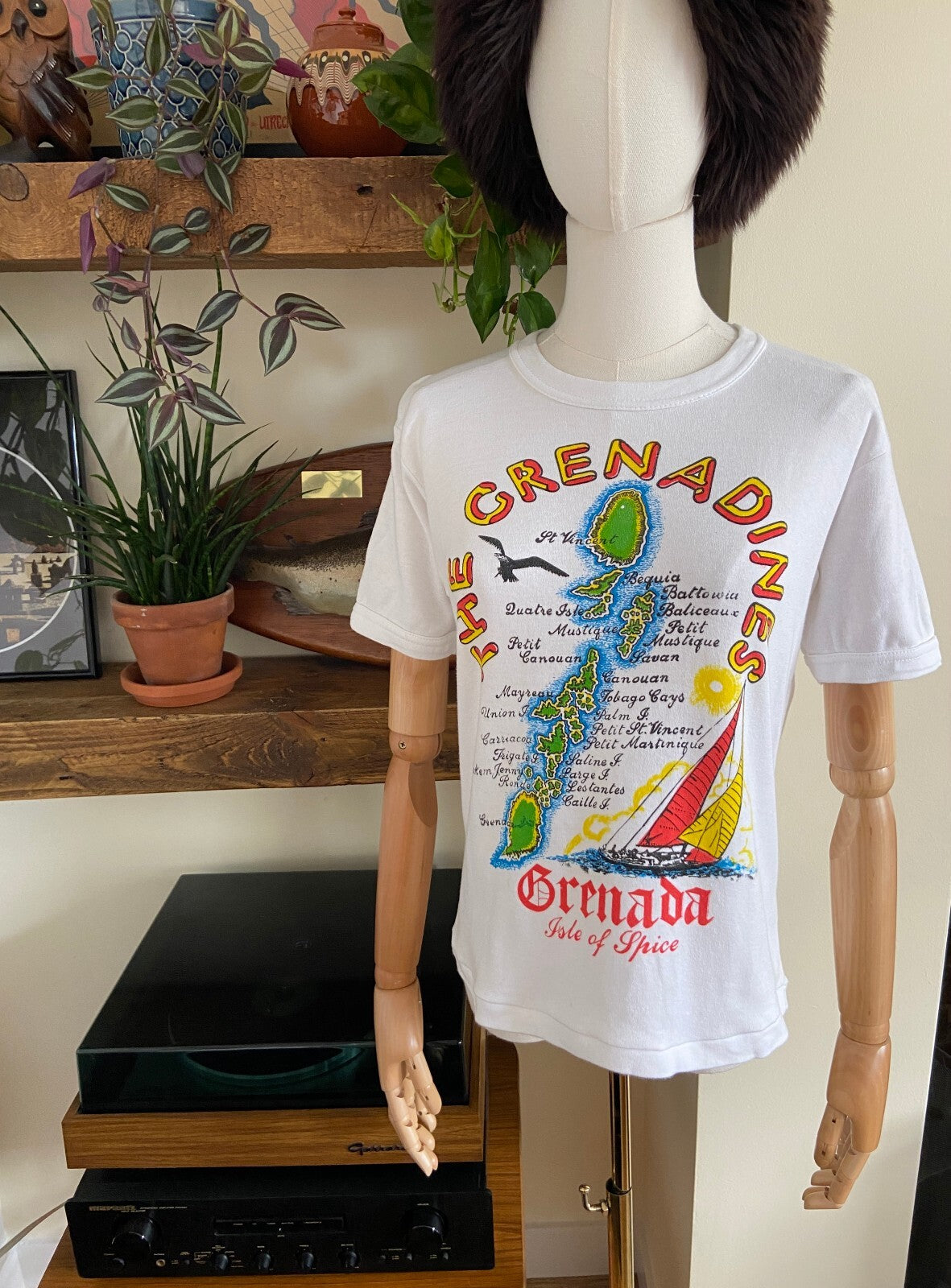 Vintage 1980s Grenada Print Souvenir T-Shirt