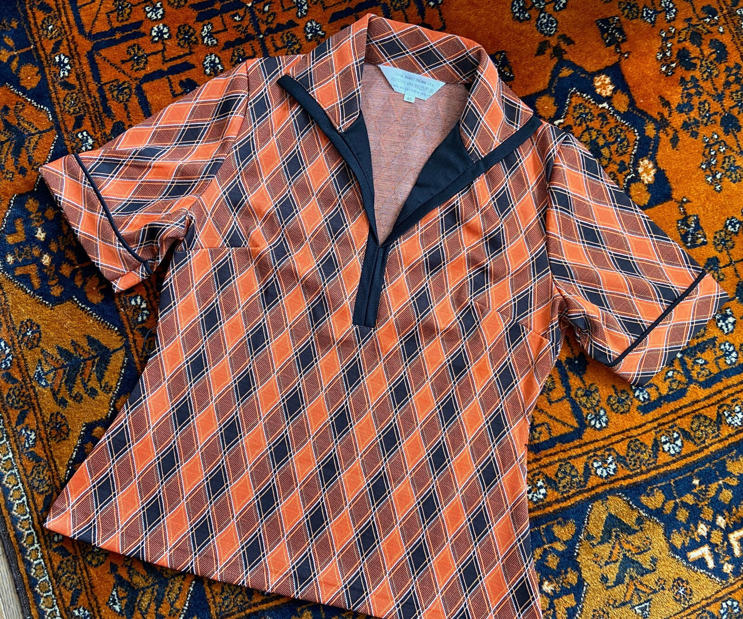 Vintage 1970s Orange & Brown Knit Dagger Collar Top