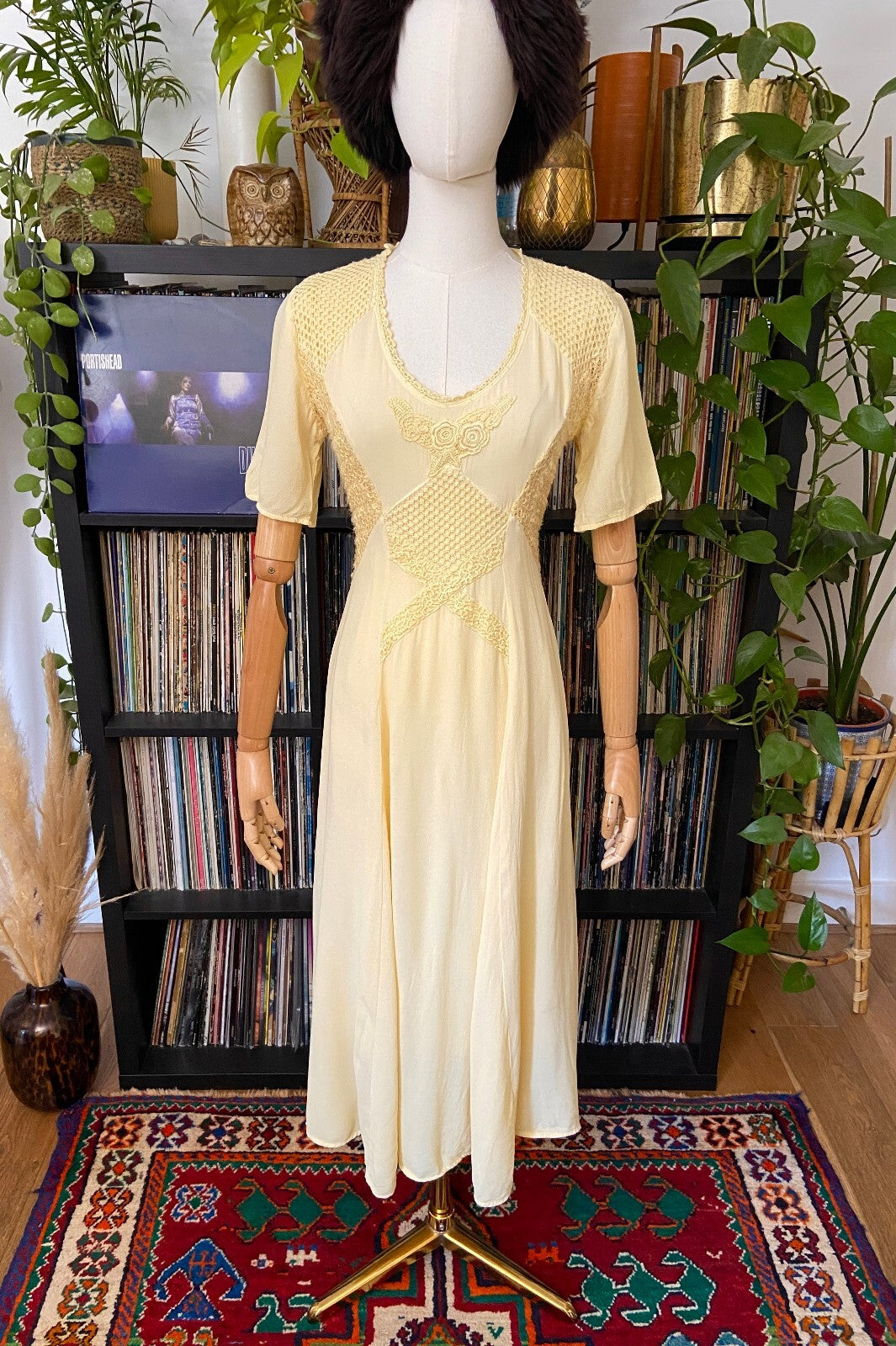 Vintage 1980s Pale Yellow Crochet Detail Dress