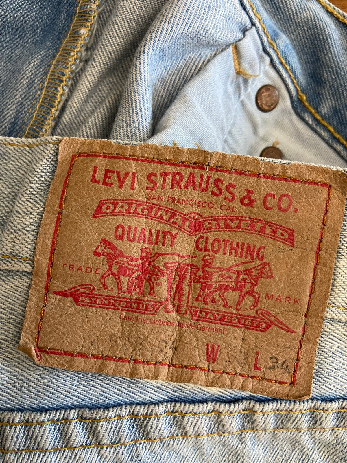 Vintage Y2K Levi's 525 Bootcut Flared Jeans W33