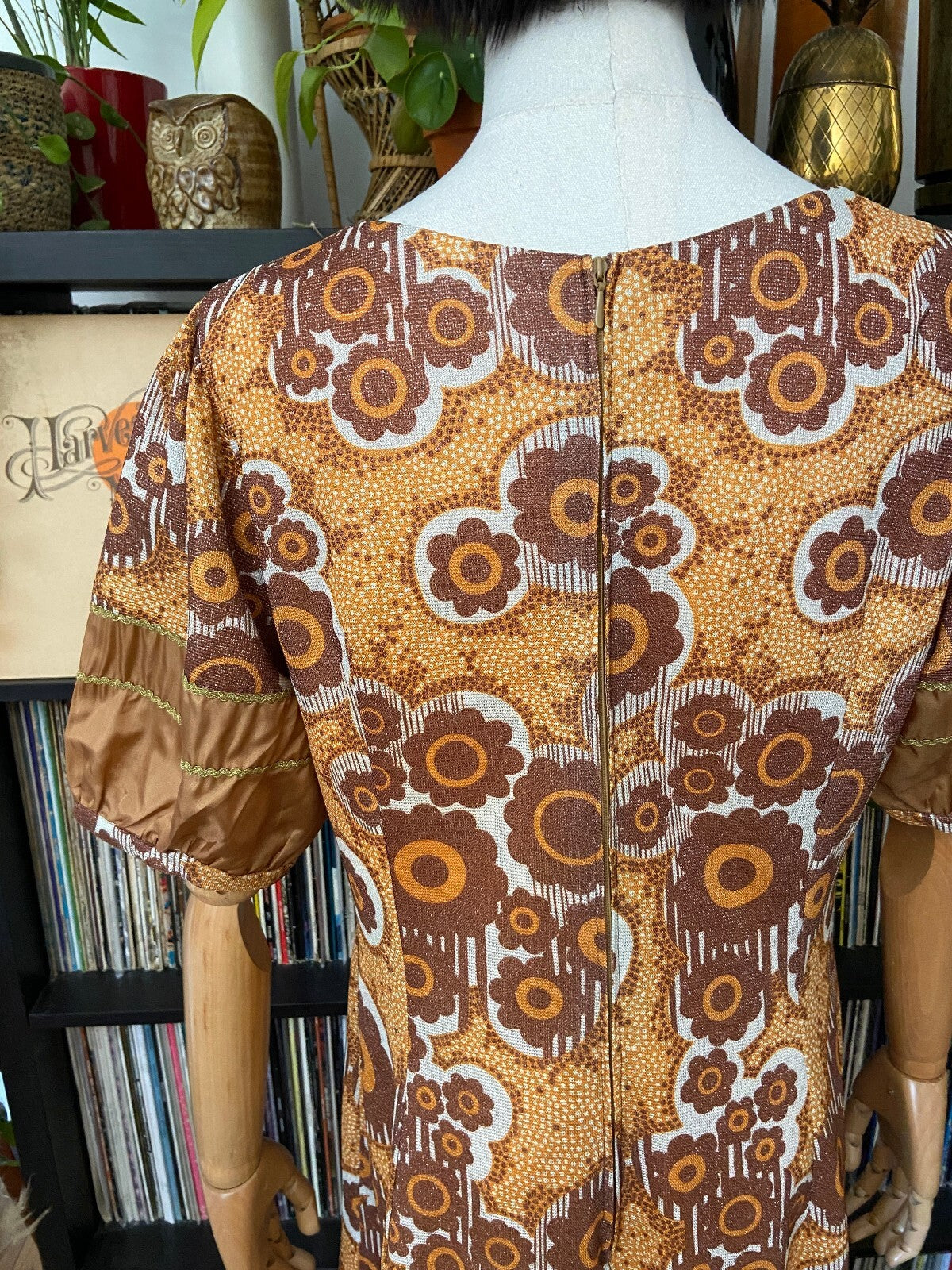 Vintage 1970s Brown Flower Power Dress