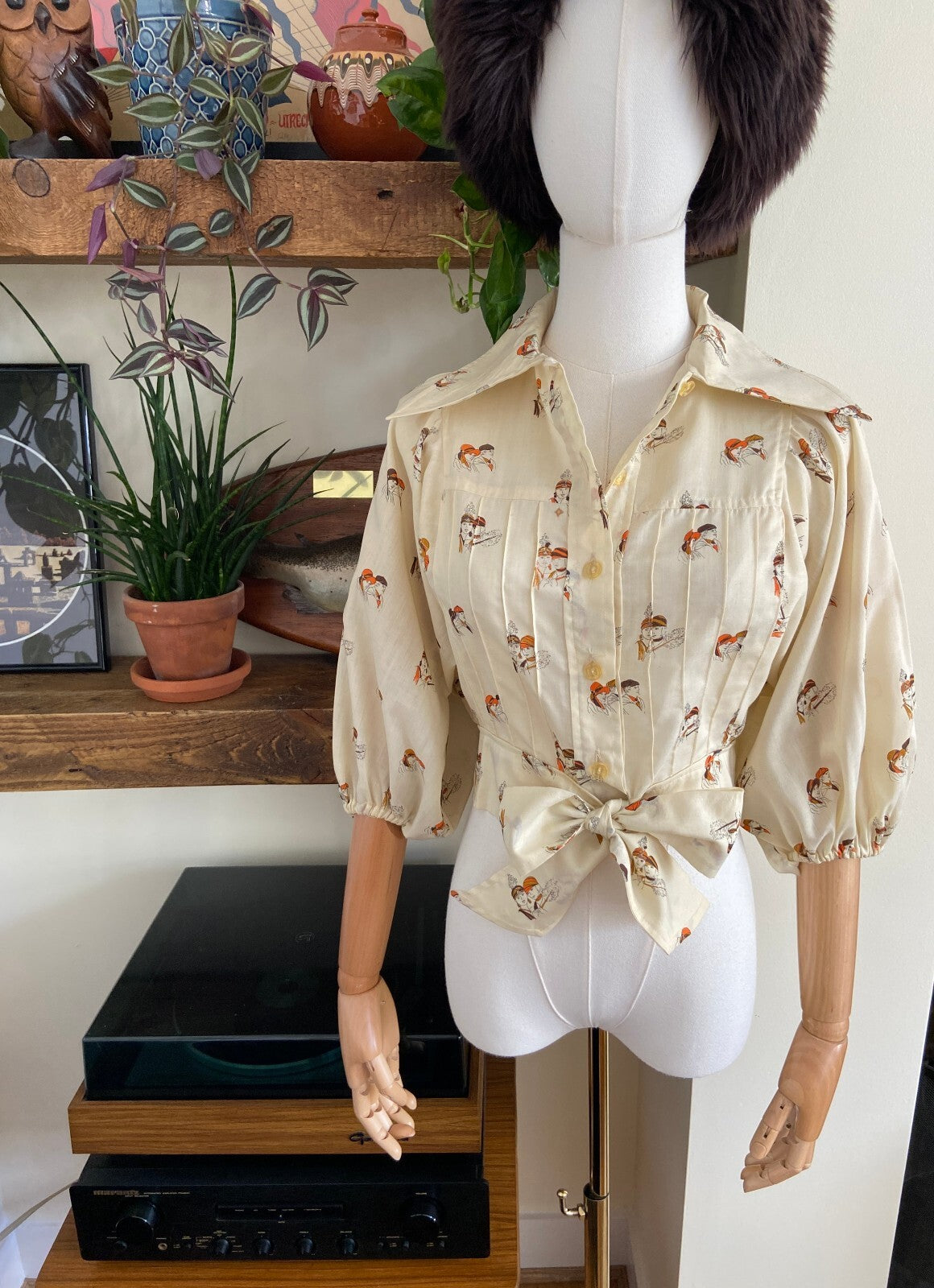 Vintage 1970s Novelty Print Cropped Shirt