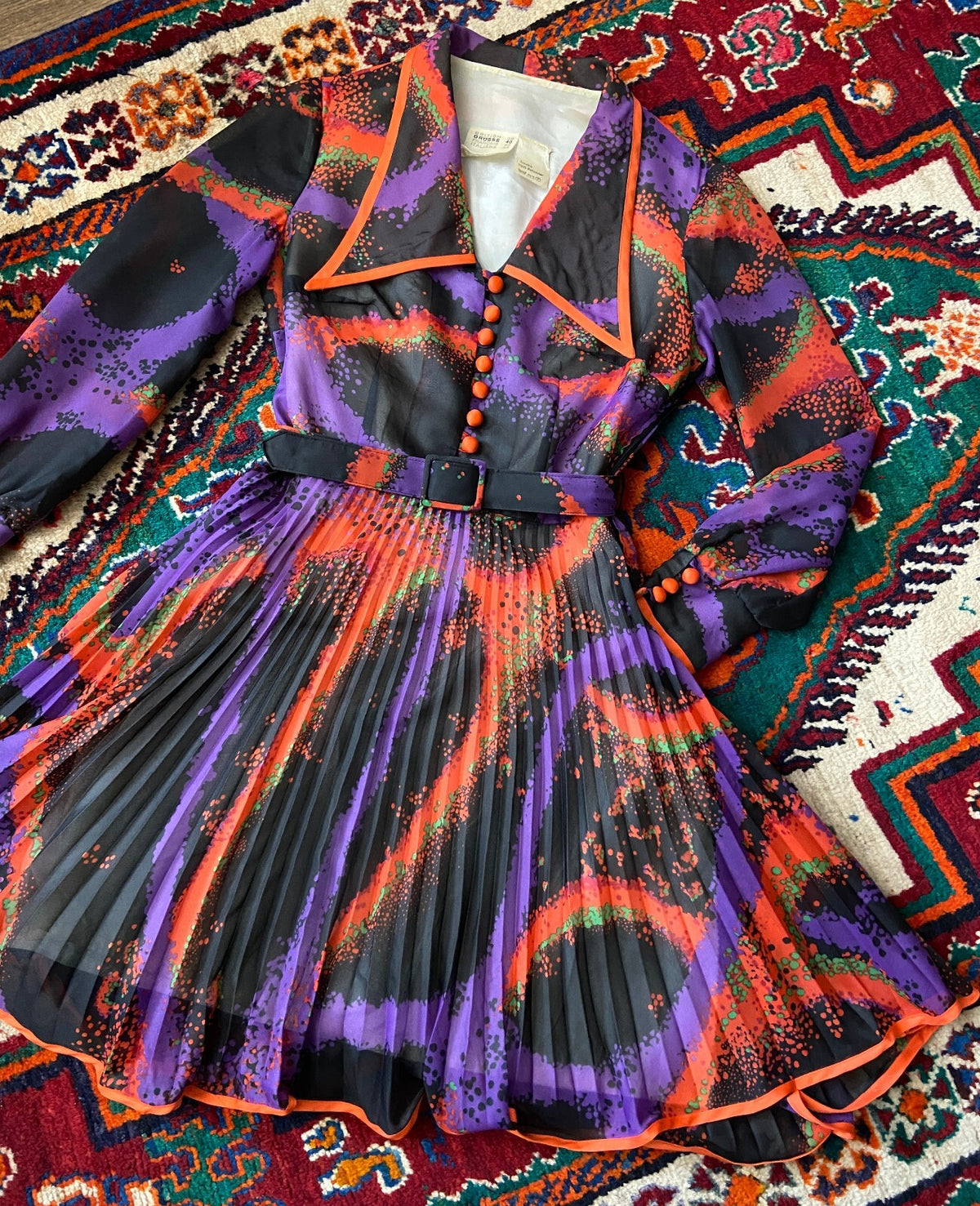 Vintage 1970s Dagger Collar Mini Dress