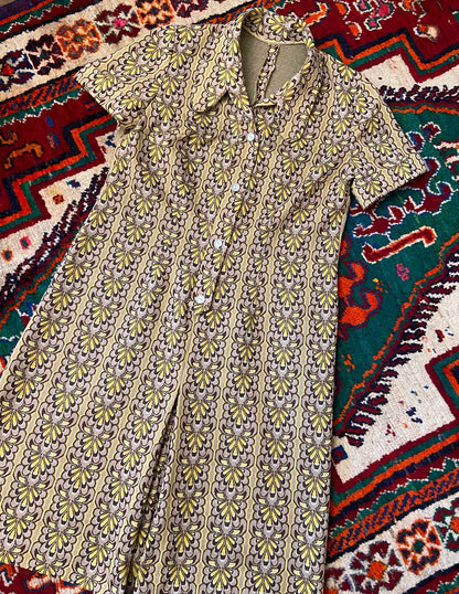 Vintage 1970s Beige Print Beagle Collar Dress