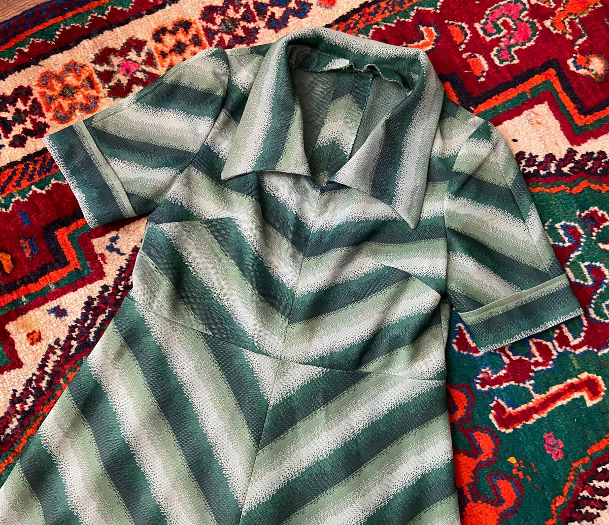 Vintage 1970s Green Chevron Knit Dress