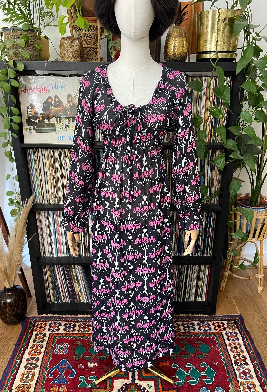 Vintage 1970s Art Nouveau Print Maxi Dress